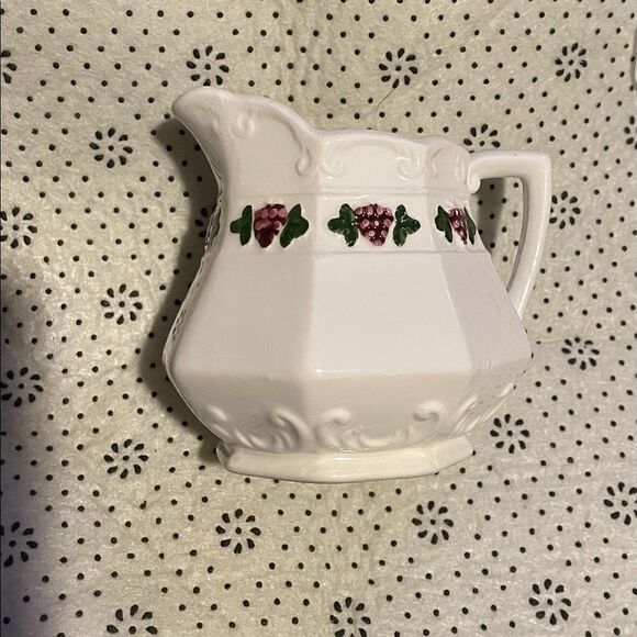 Preowned Vintage Grape pattern Enesco Creamer, E-3183 - Picture 1 of 7